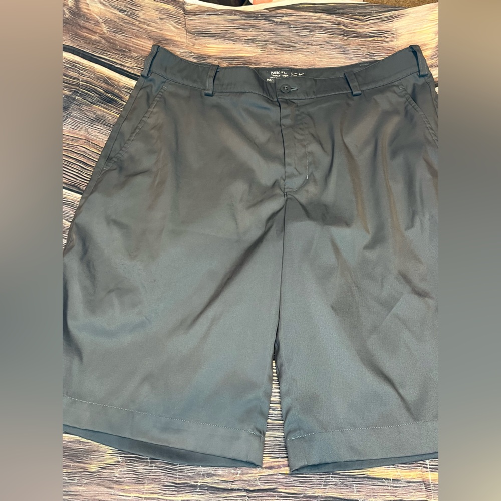 Nike Size medium Golf Shorts